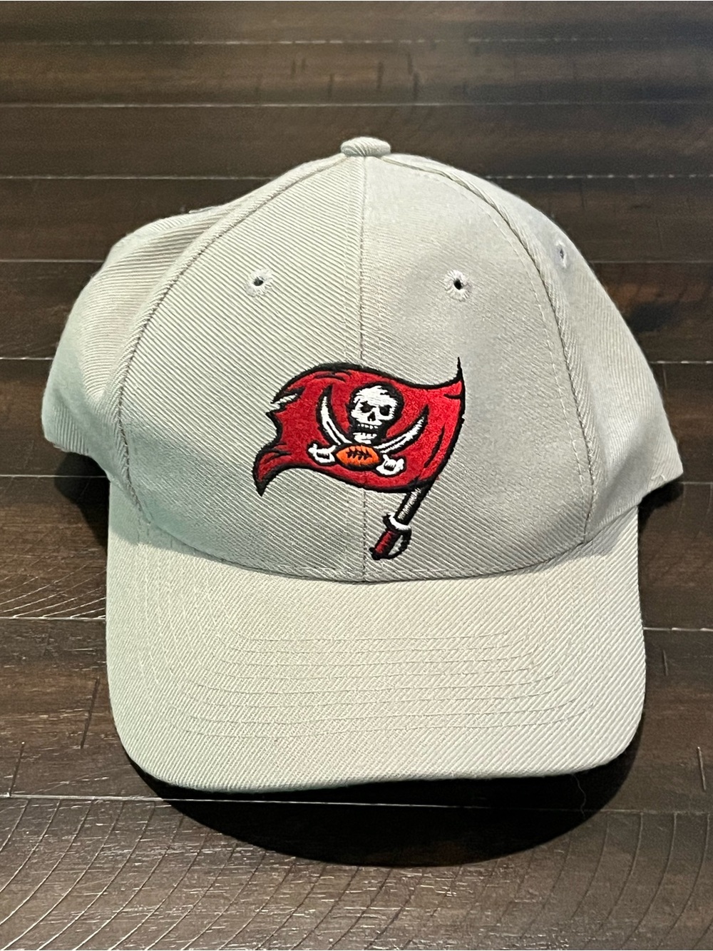 Tampa Bay Buccaneers Flag Logo Baseball Cap - beige
